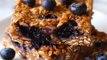 Blueberry Oatmeal Breakfast Bars